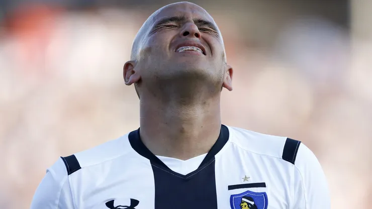 Humberto Suazo se fue por la puerta chica de Colo Colo.