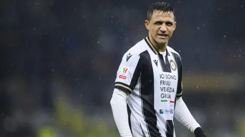 Alexis Sánchez por fin debutó en el Udinese.