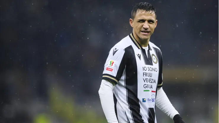 Alexis Sánchez por fin debutó en el Udinese.