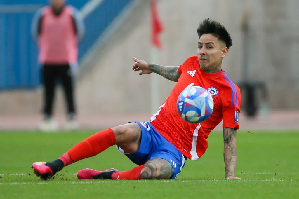 Erick Pulgar puede volver a Chile con la camiseta de Universidad Católica. Foto: Photosport.