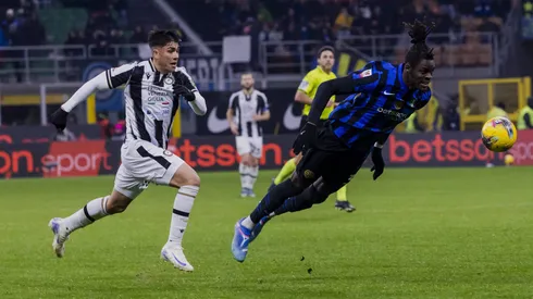 Damián Pizarro se estrenó con la camiseta de Udinese ante Inter.