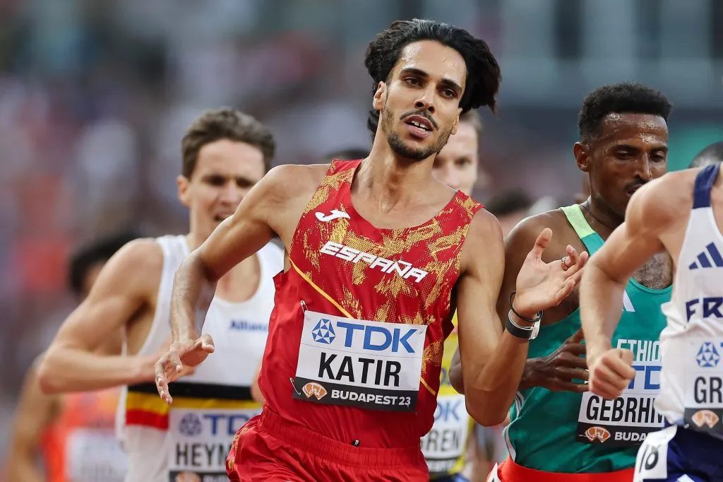 Mohamed compite en las series masculinas de 5.000 metros en los Campeonatos del Mundo de Atletismo Budapest 2023 (Getty Images).