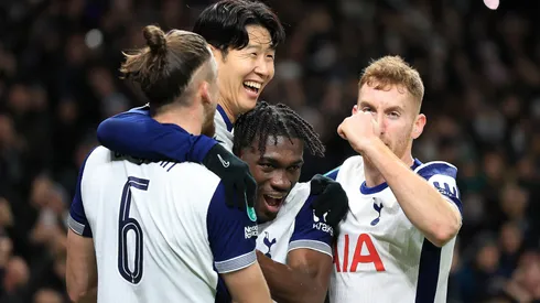 Heung-Min Son celebra su golazo olímpico contra Manchester United en la Copa de la Liga 2024/25.
