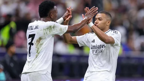 Vinícius Júnior y Kylian Mbappé celebran el gol contra Pachuca, en la final de la Copa Intercontinental.