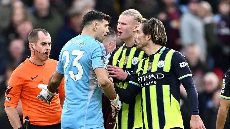 Dibu Martínez se enfrascó en una pelea con Jack Grealish y Erling Haaland.