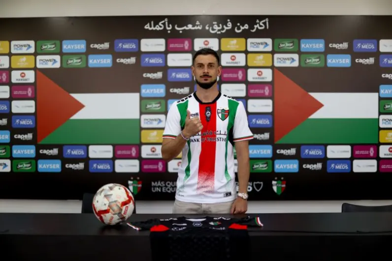 Facundo Castro con la camiseta de Palestino. (Foto: CD Palestino SADP).
