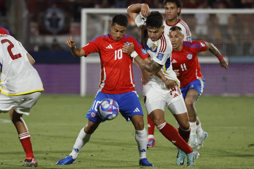 En México anuncian que Cabral está fuera de León y vuelve a Chile.