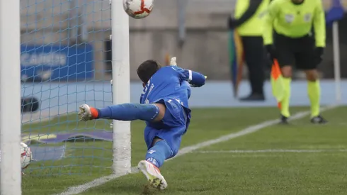 En Colo Colo podrían necesitar a un arquero como Tomás Ahumada.