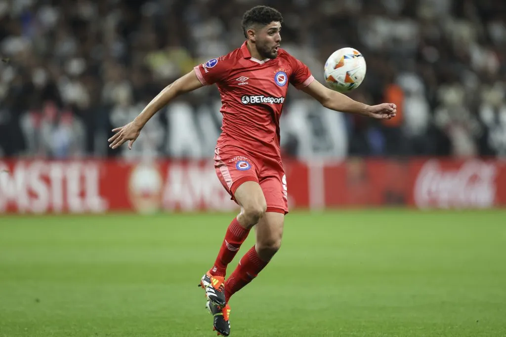 Maximiliano Romero suena en Colo Colo.  (Photo by Alexandre Schneider/Getty Images)