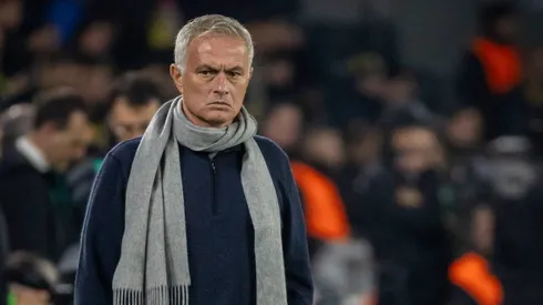 José Mourinho será operado y los rumores sobre su estado alarmaron al mundo del fútbol.