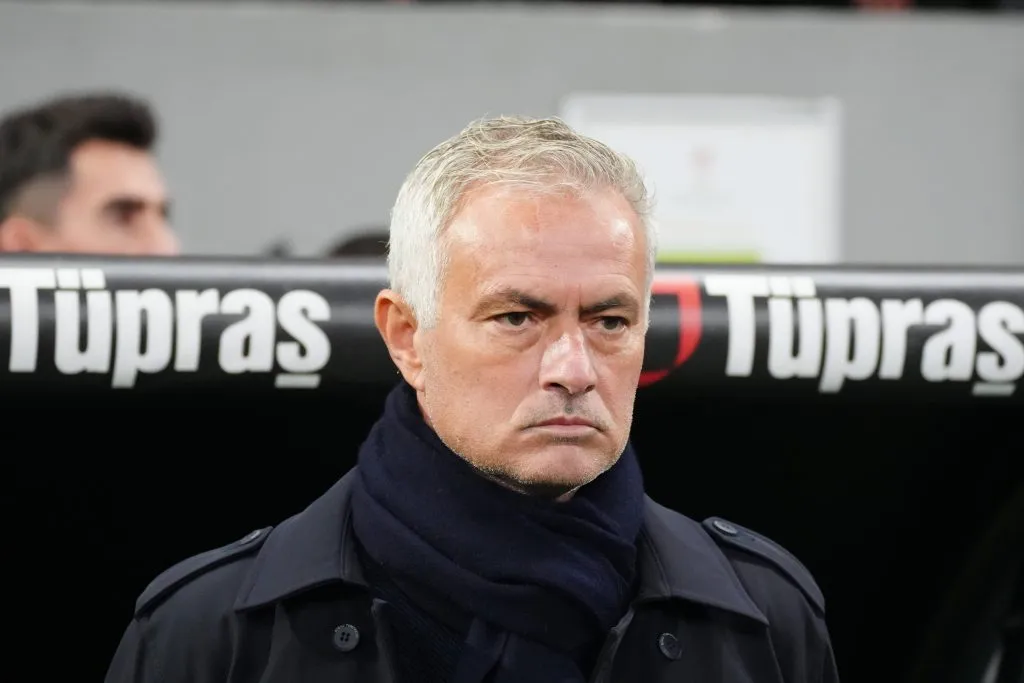 José Mourinho pasará por el quirófano en medio de la pausa de la liga turca. Foto: IMAGO.