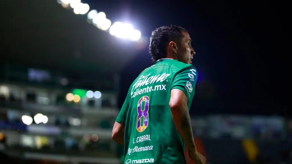 Luciano Cabral iría solamente a Colo Colo si viene a Chile.