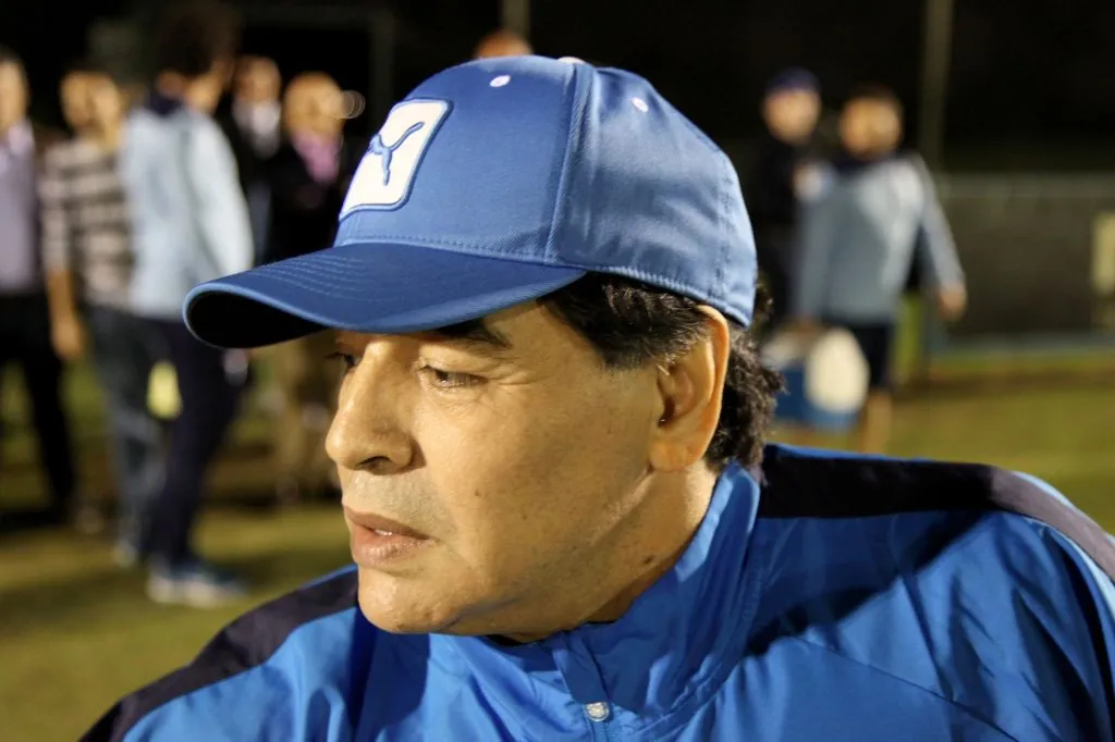 Diego Maradona durante una sesión de entrenamiento en el Centro de Entrenamiento de la SS Lazio en 2016, en Roma (Getty Images).