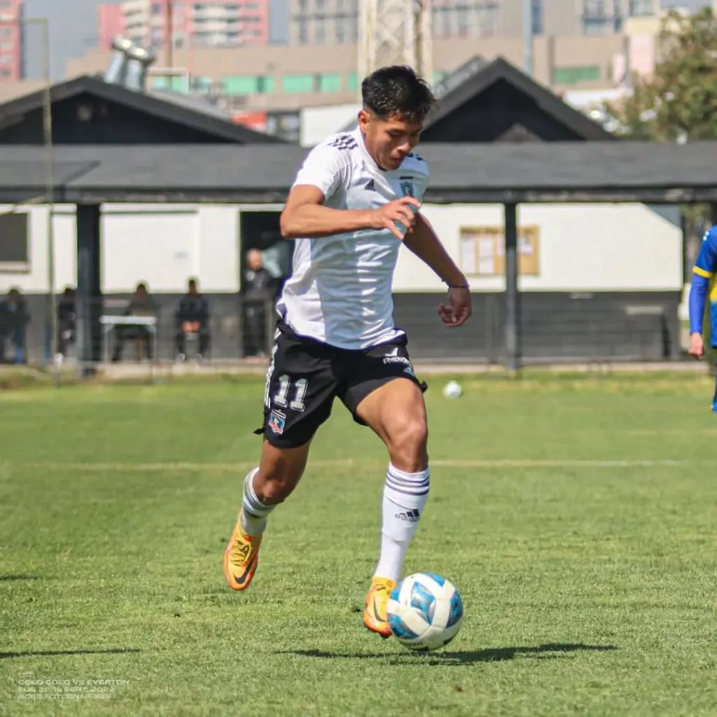 Ervin Vaca en acción por Colo Colo. (Foto: Instagram).