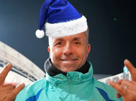 Gustavo Álvarez a lo Papá Noel: el regalo al plantel de la U