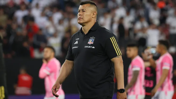 Jorge Almirón sufre para armar el plantel.
