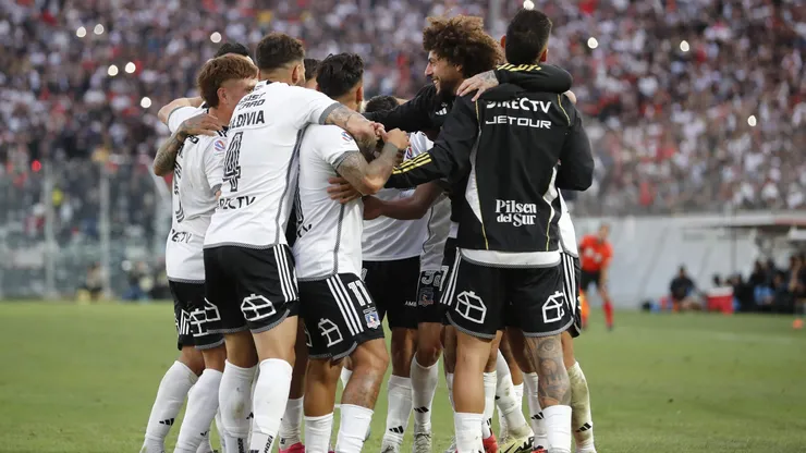Colo Colo sigue buscando jugadores.