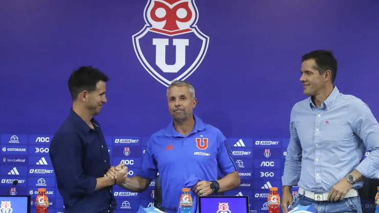 Gustavo Álvarez fue presentado en enero donde ya tenía cinco refuerzos.