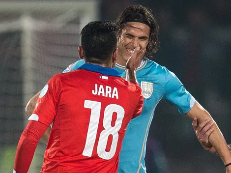 Vuelve el dedo: la nueva tocada de oreja de Jarita a Cavani