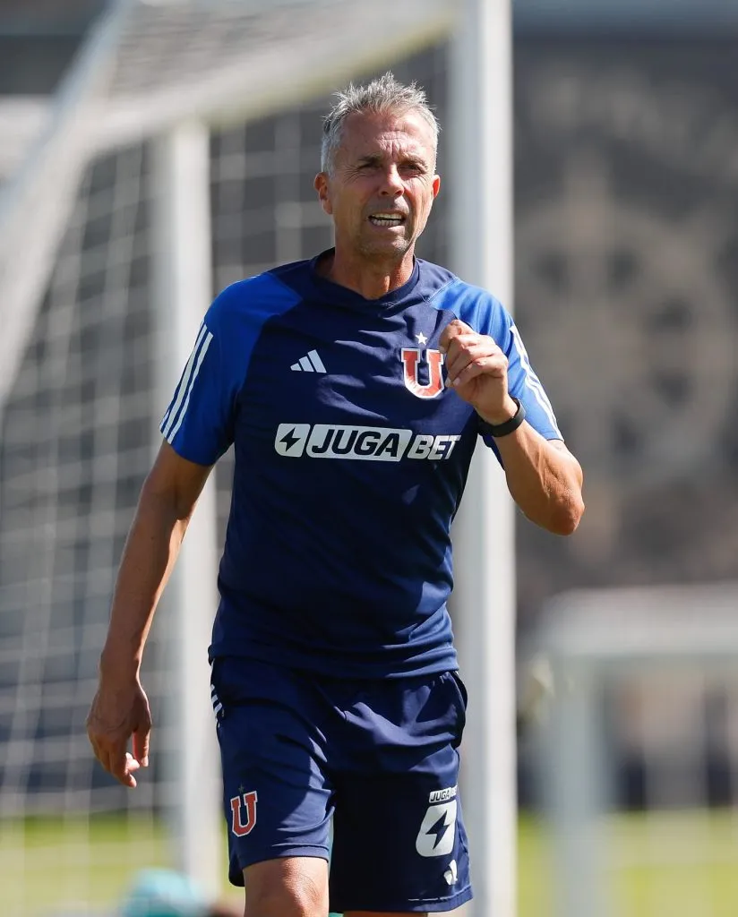 Gustavo Álvarez dirige la pretemporada. Imagen: U. de Chile.