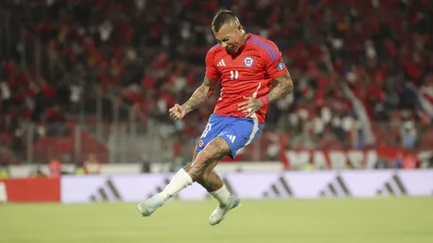 Eduardo Vargas busca equipo.