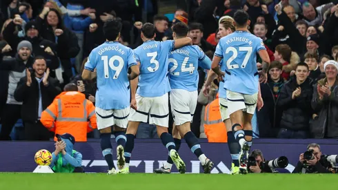 Los jugadores de Manchester City festejan el gol de Gvardiol ante Manchester United.