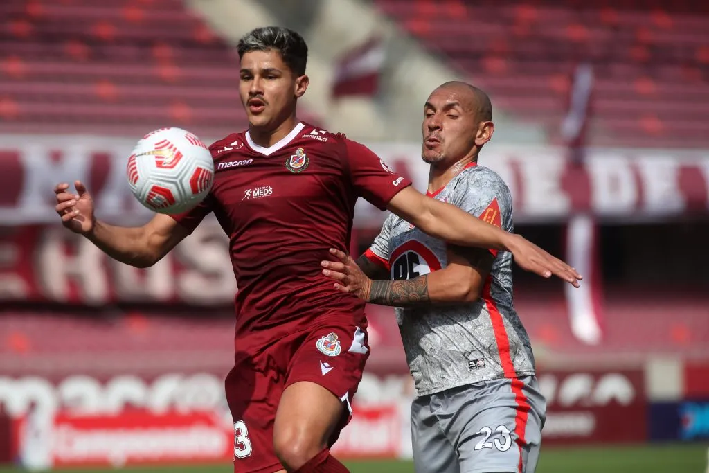 Rómulo Zanre, carrilero derecho y volante central que pasó por La Serena. (Hernán Contreras / Photosport).