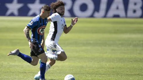 Walter Mazzantti ante el Peluca Falcón en un duelo entre Huachipato vs. Colo Colo.