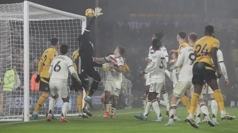 Manchester United recibe nuevo gol olímpico, ahora por Premier League.