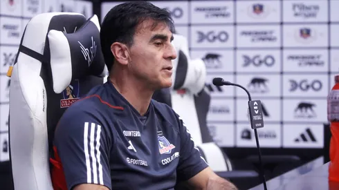 A Colo Colo lo atacan en Argentina por culpa de Quinteros.