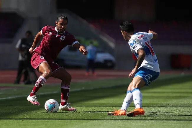 Stefano Magnasco en acción por Deportes La Serena. (Hernan Contreras / Photosport).