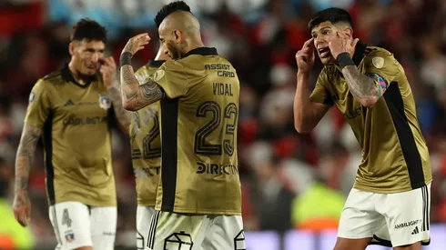 Plantel de Colo Colo amenaza a dirigencia en quiebre por tema premios.