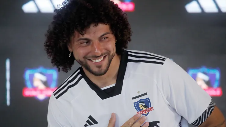 Colo Colo espera impaciente a Maxi Falcón.