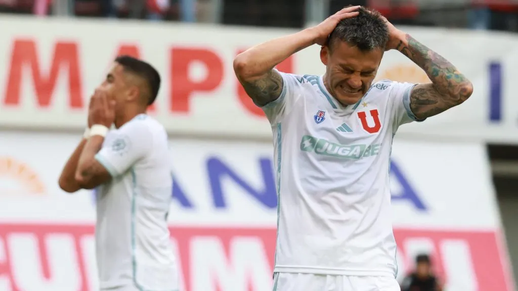 Charles Aránguiz podría estar fuera de la Supercopa a finales de enero