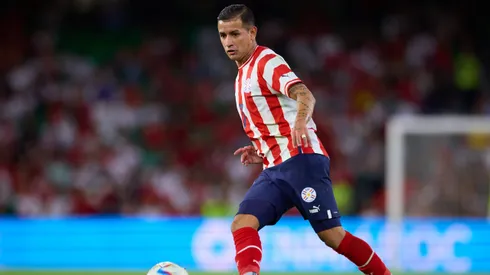 Colo Colo busca a un seleccionado paraguayo.