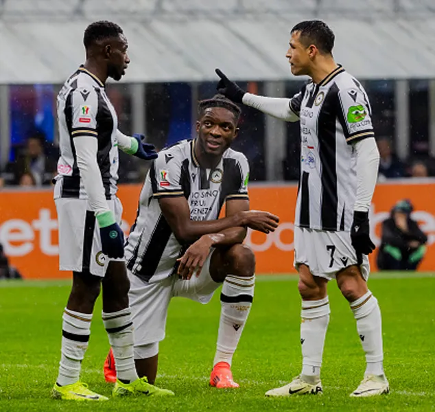 Alexis volvió a jugar como local con Udinese: el estadio rugió.