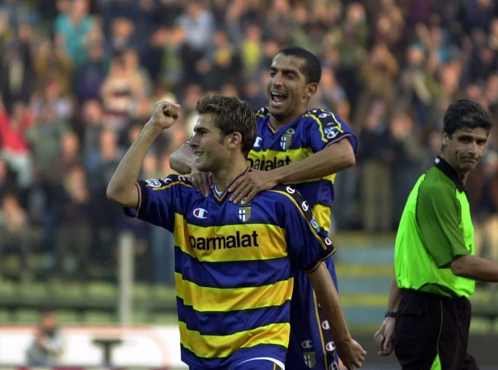 Adrian Mutu, del Parma, celebra un gol (Getty Images).