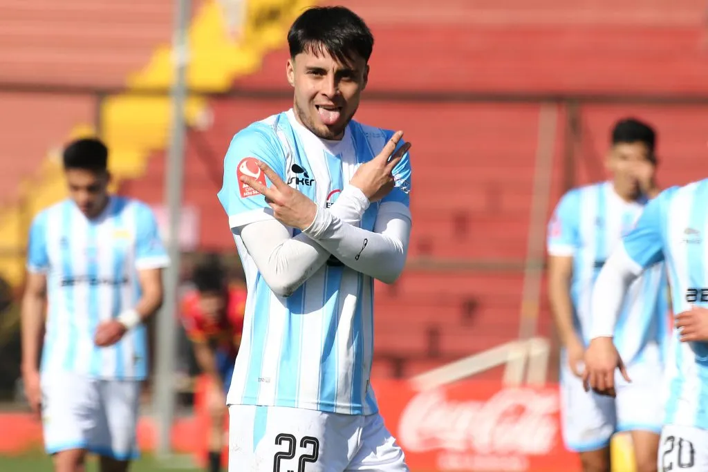 Thomas Jones festeja un golazo ante Unión Española. (Javier Salvo/Photosport).