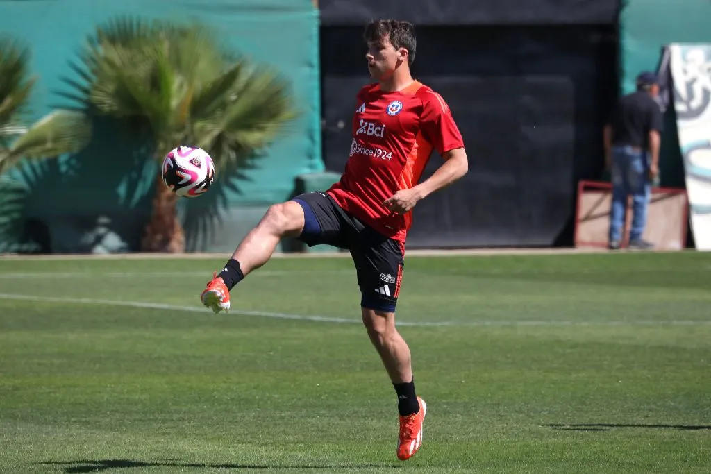 El cruzado Gonzalo Tapia podría debutar en River contra Universidad de Chile.