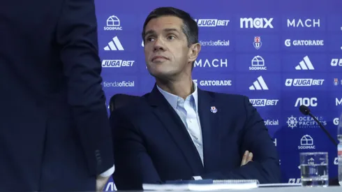 Clark rompe el silencio por escándalo financiero.