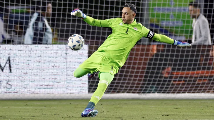 Keylor Navas se acerca a Colo Colo.