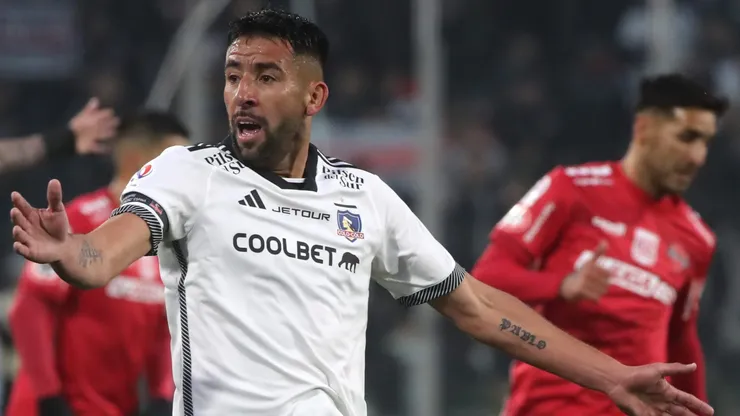 Mauricio Isla lo pasa bien en Año Nuevo.
