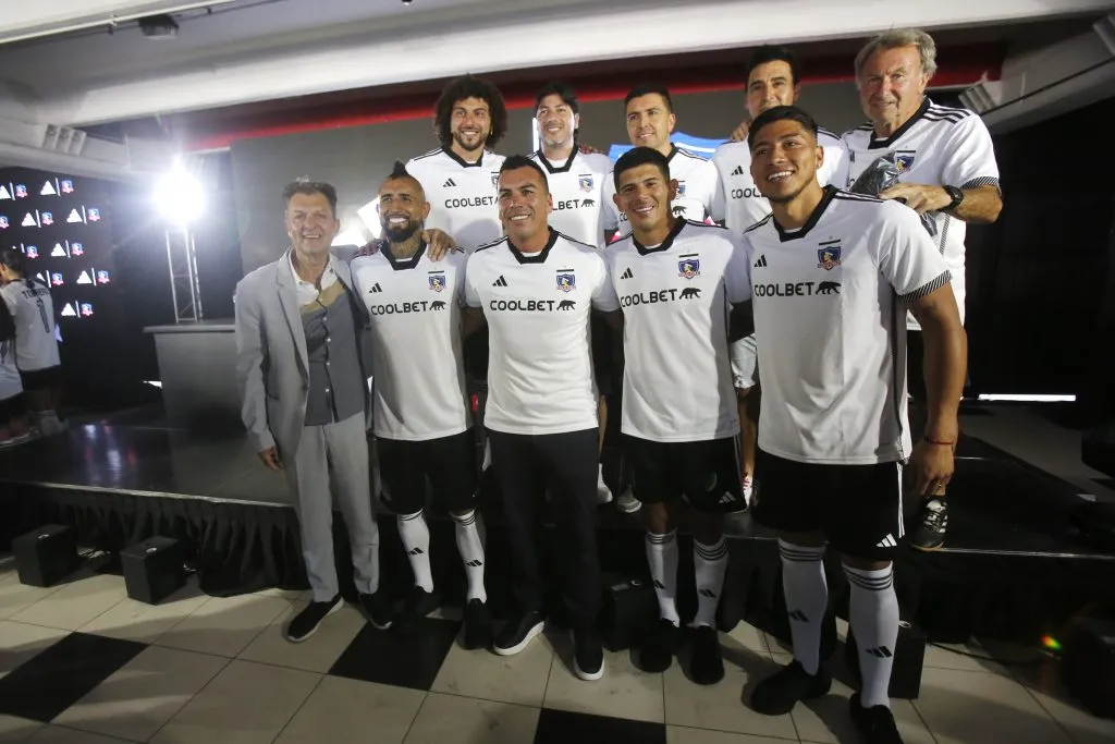 Presentacion de la nueva camiseta de Colo Colo 2024 – Photosport