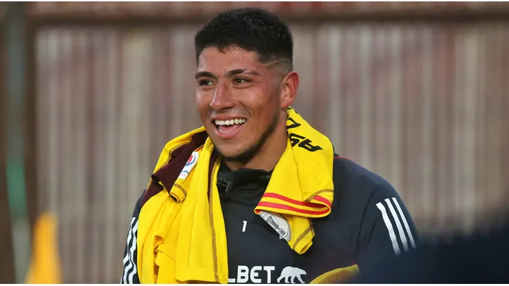 Cortés seguirá atajando en Colo Colo tras una notable voltereta.