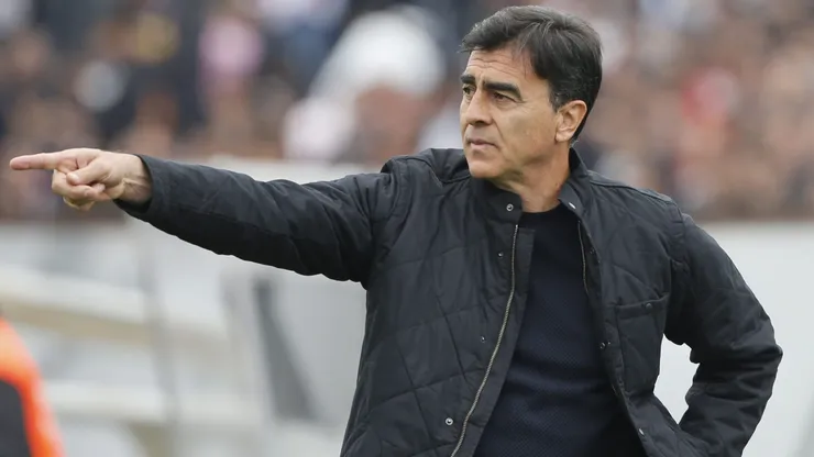 Gustavo Quinteros visó el fichaje de un chileno con el que fue campeón en la Católica.