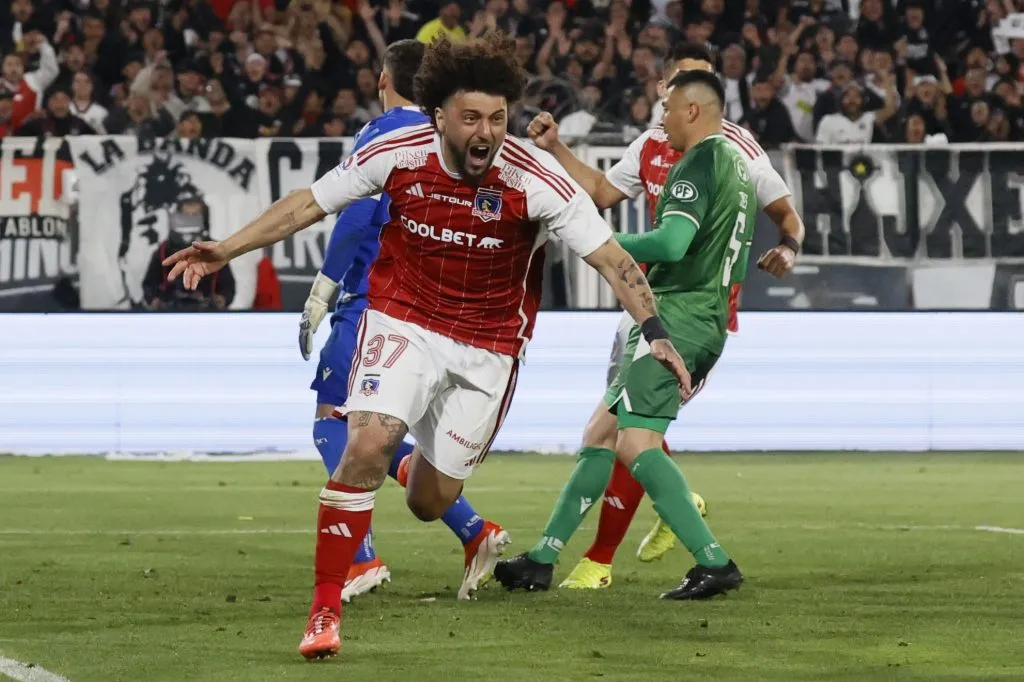 Falcón celebra el importante gol que le anotó a Audax Italiano. (Dragomir Yankovic/Photosport).
