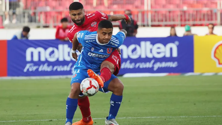 En Ñublense le cerraron la puerta a una opción planteada por la U de Chile.