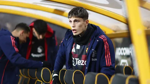 Alejandro Garnacho del Manchester United en el banquillo, el 26 de diciembre de 2024.