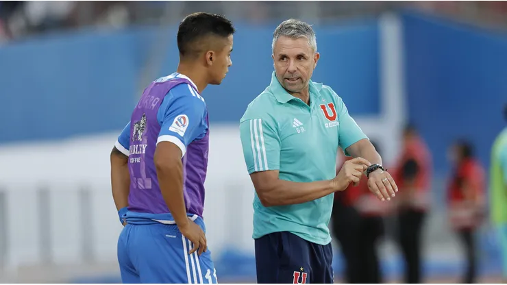 Gustavo Álvarez tiene a un jugador cortado en la U para los primeros amistosos del 2025.