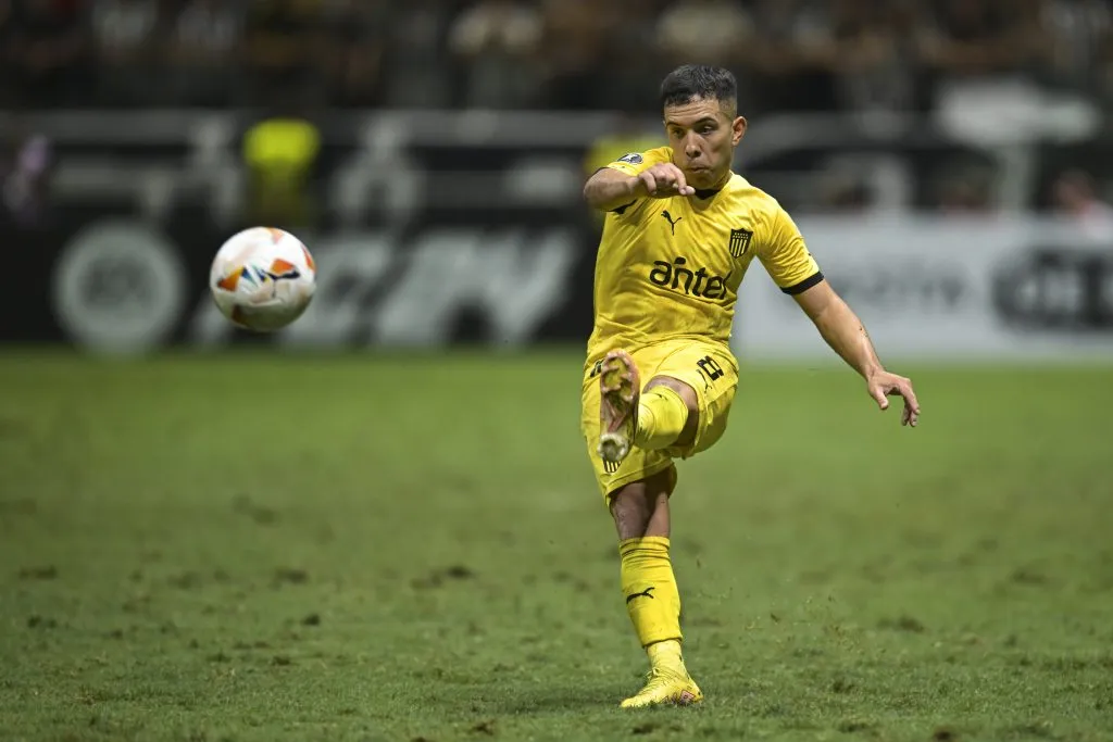 Leonardo Fernández brilló en Peñarol. Imagen: Getty.